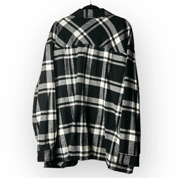 George Black and White Plaid Shacket 3x - Picture 2 of 5